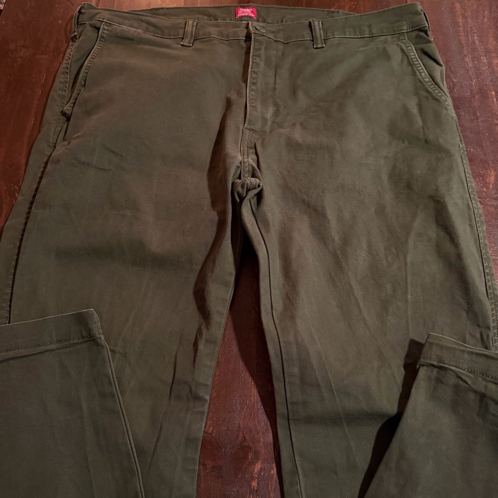 Levi's Dark Olive UniSex XX Chinos Standard Taper 38x32